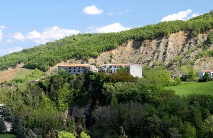 Locanda Delle Grotte Di Onferno Hotell Gemmano Eksteriør bilde